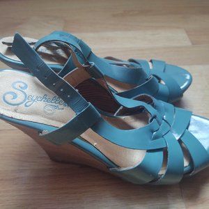 Bright, summery Seychelles strappy wedge sandals!